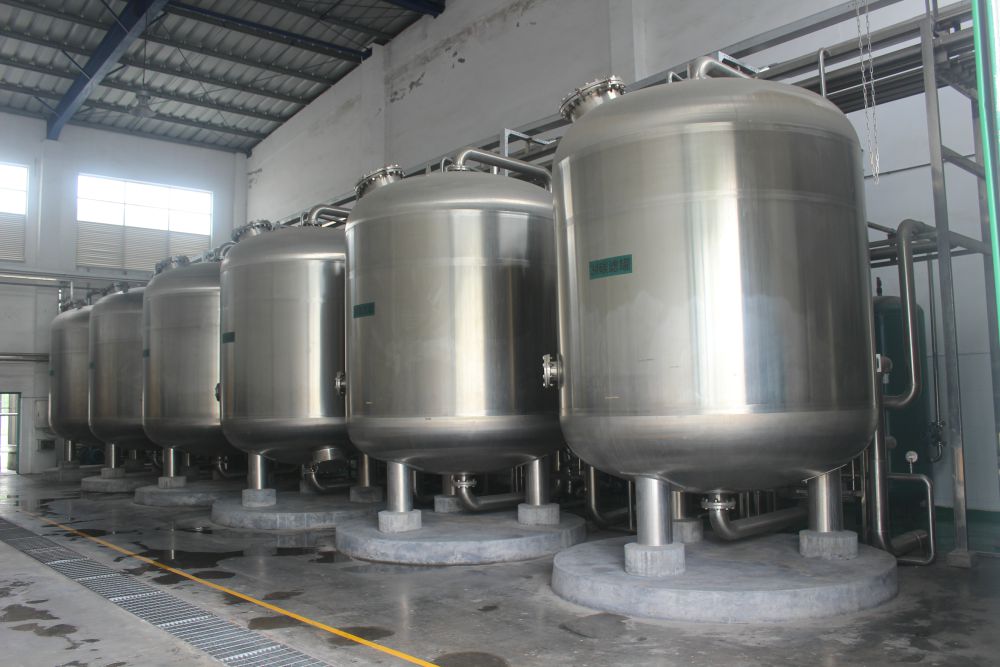 廣(guang)州某(mou)某啤酒(jiu)100噸過(guo)濾輭化水(shui)工程